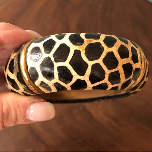 Two chunky, funky, unique bracelets: 1 w/unusual types of large beads & a bangle - Picture 12 of 13